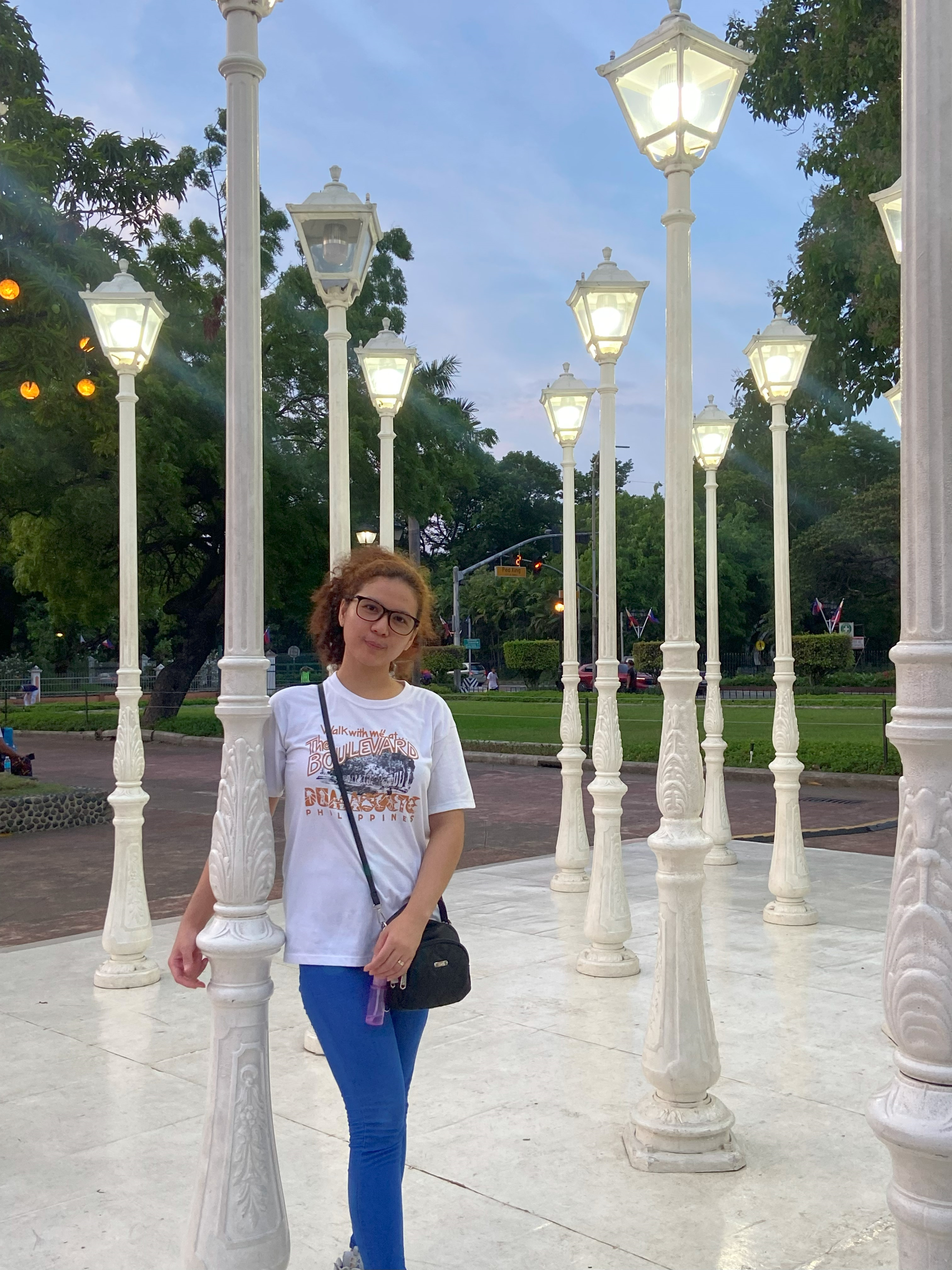 Me wife in Rizal Park